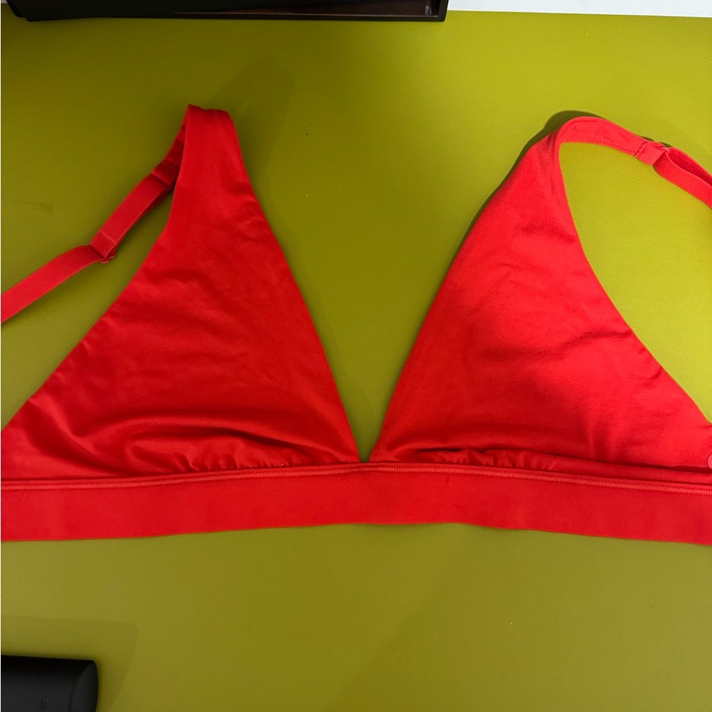 Lululemon triangle bra
